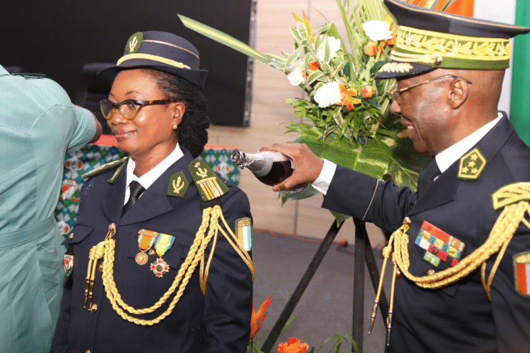 Arrosage de galon par le Directeur général de la Douane